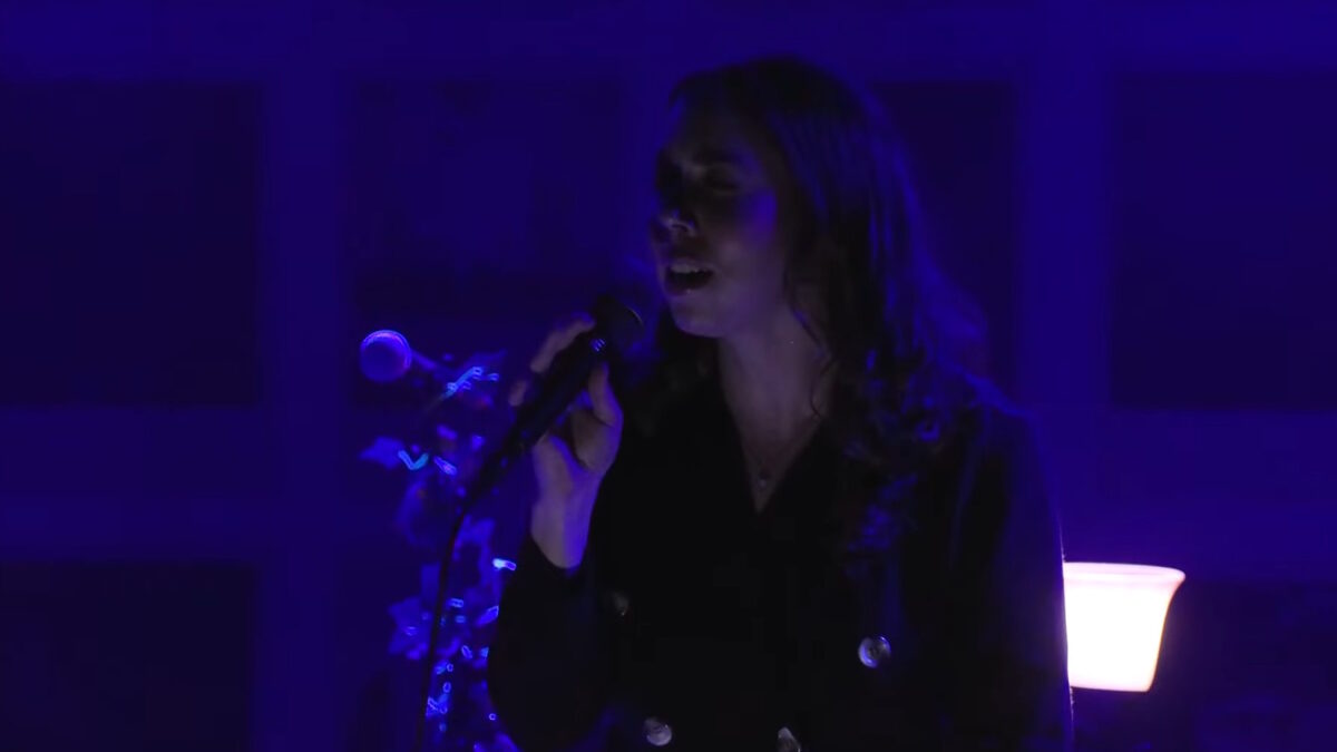 No Stumbling: Watch Sarah Jarosz Cover Massive Attack In Boston