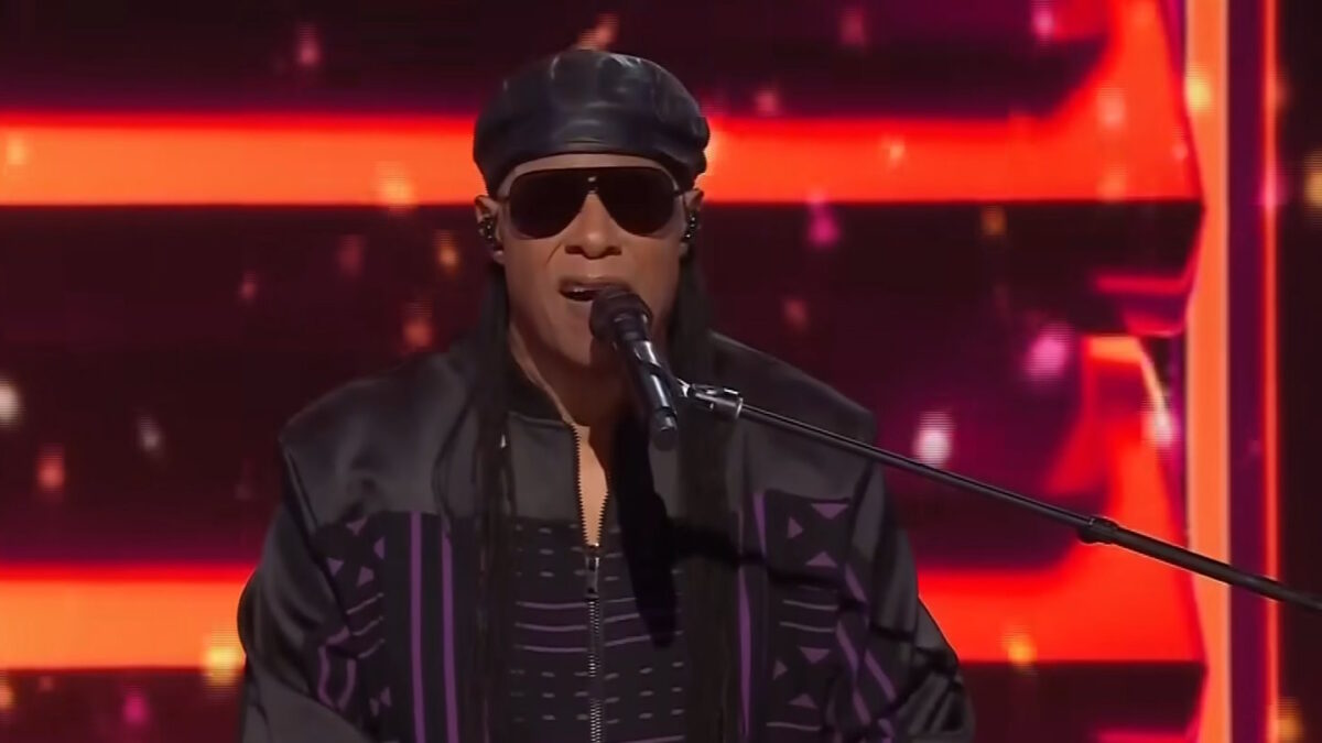 Stevie Wonder Lifts The DNC To 'Higher Ground'