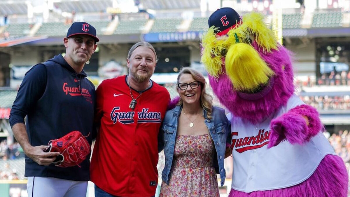 Susan Tedeschi Serenades Cleveland Guardians Fans With Soulful ‘God Bless America’ At Progressive Field