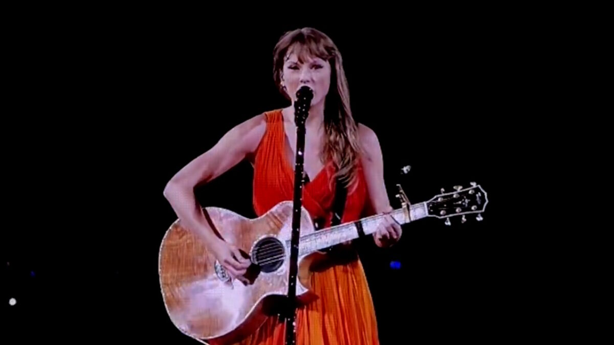 Taylor Swift Does ‘Something Bad’ By Performing ‘Reputation’ Favorite For 1st Time Since 2018