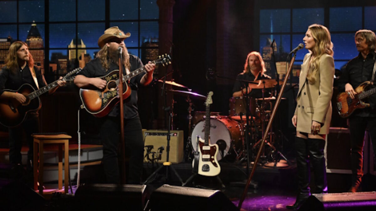 Chris Stapleton Gets 'Higher' On 'Colbert' With Powerful 'What Am I Gonna Do' Performance
