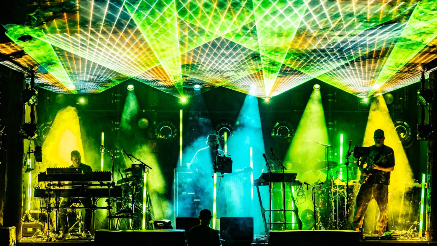 img-blur-shadow