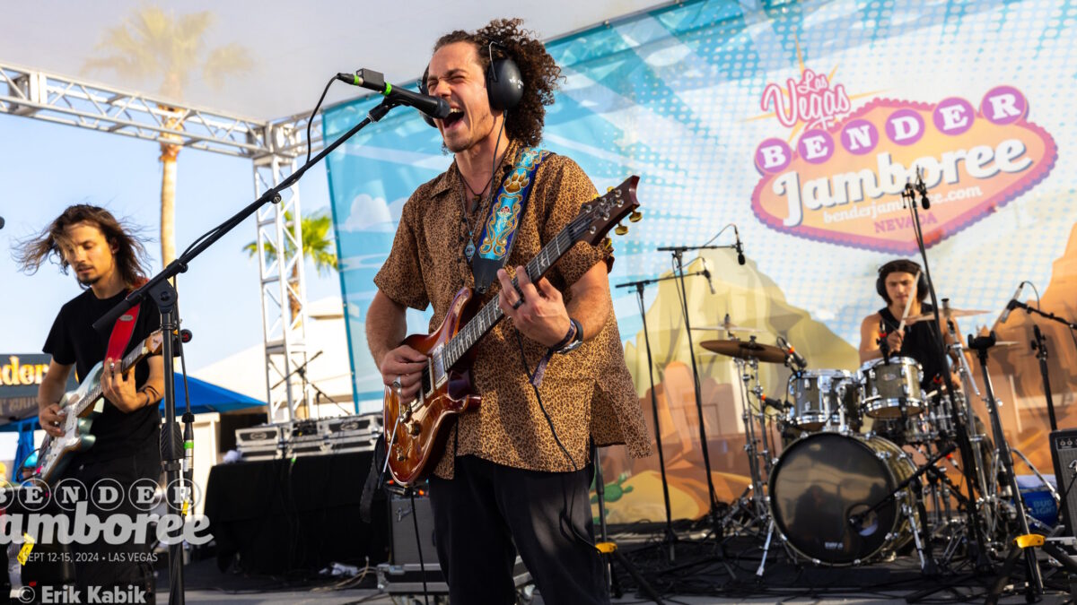 Dogs In A Pile Add New East Coast Dates To 2024 Fall Tour