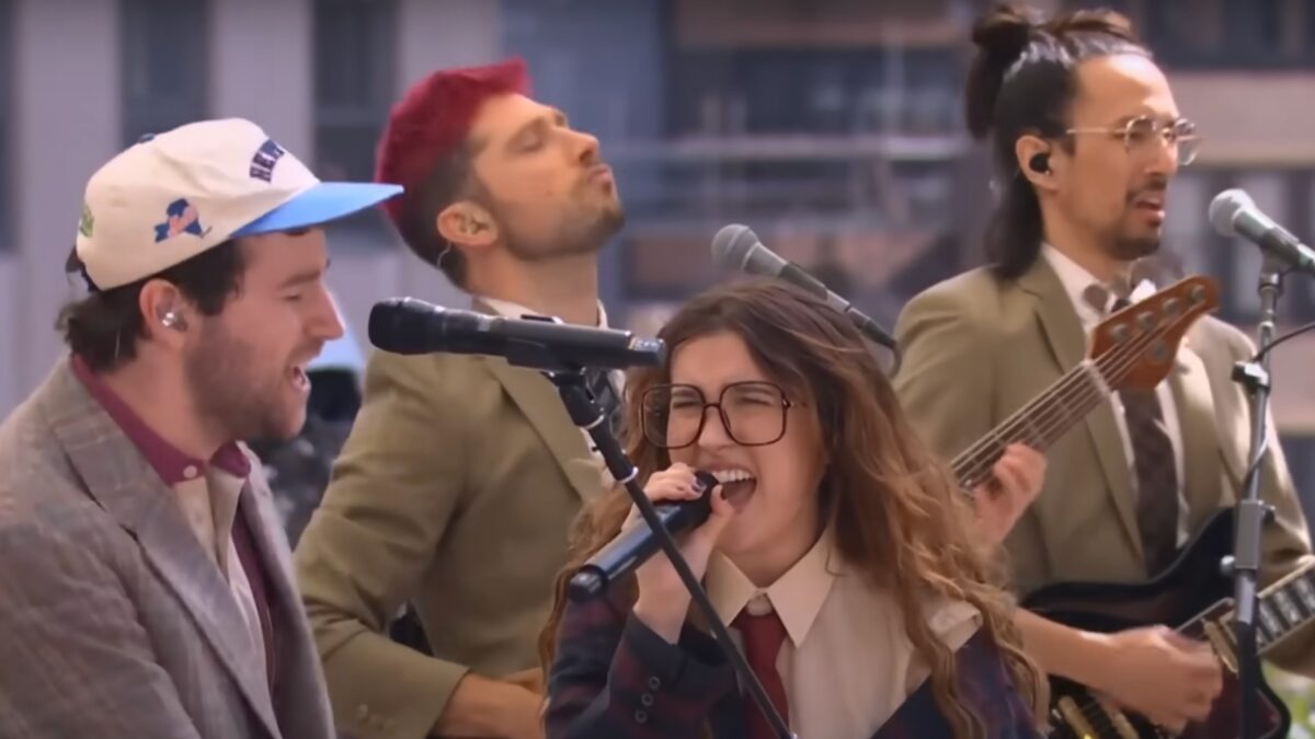 Lawrence Brings ‘Whatcha Want’ To ‘Kelly Clarkson Show’ 30 Rock Rooftop Party