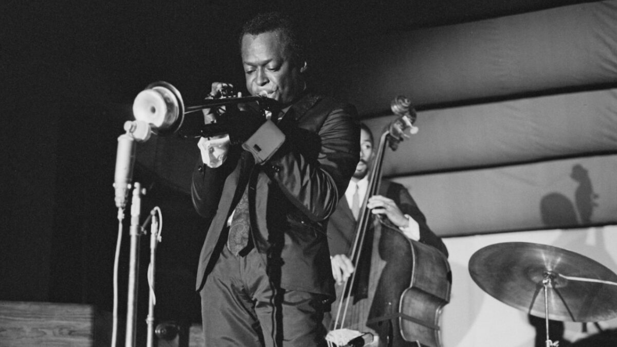 New Miles Davis Live Box Set Features Over 4 Hours Of Previously Unheard Music From 1963 & 1964
