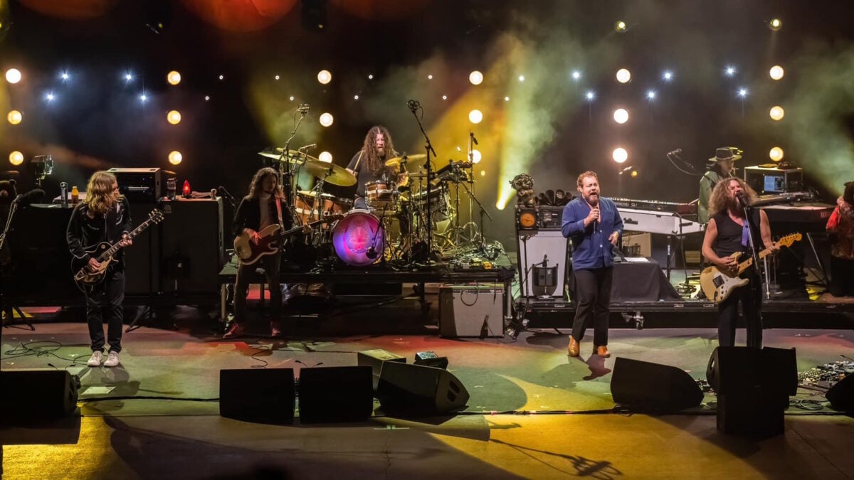 Nathaniel Rateliff + The Night Sweats & My Morning Jacket Swap Sit-Ins At Tour Opener