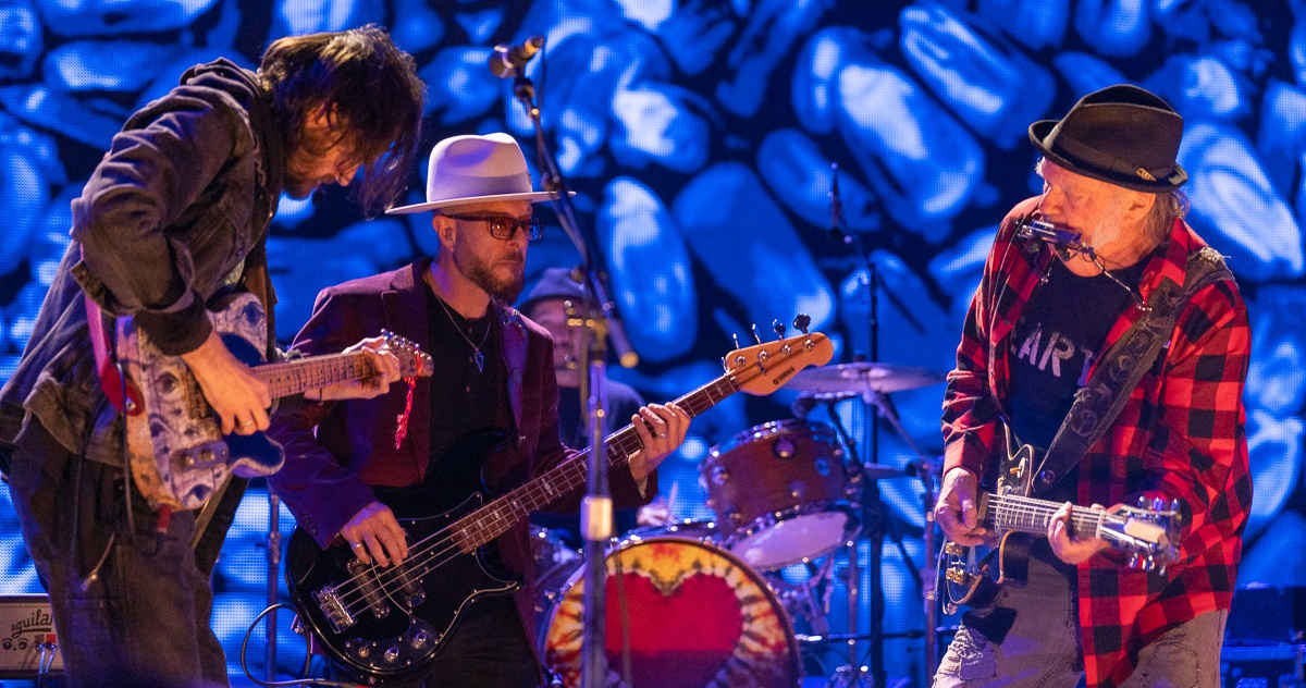 Neil Young & The Chrome Hearts: Ανακοίνωση 2026 περιοδείας Ηνωμένου Βασιλείου/Ευρώπης – «Love Earth» Tour