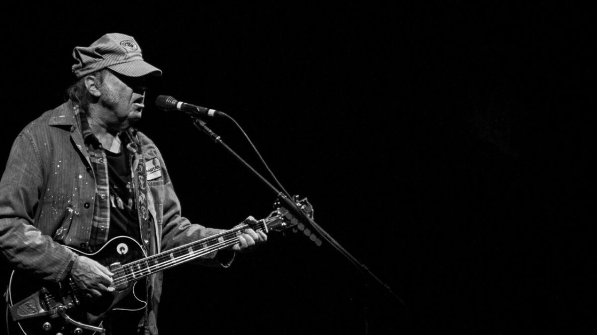 Neil Young Abandons Ukraine Concert Plans Amid Safety Worries