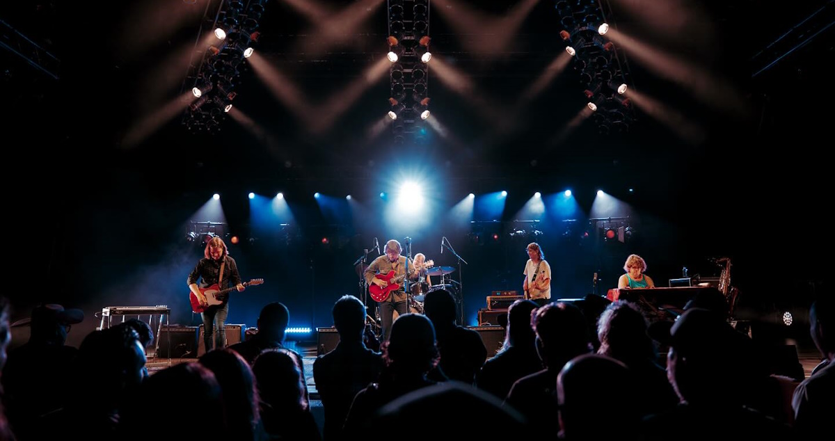 Sturgill Simpson Greek Theater Los Angeles Sturgill Simpson’s Johnny Blue Skies Debuts Prince & The Doors Covers