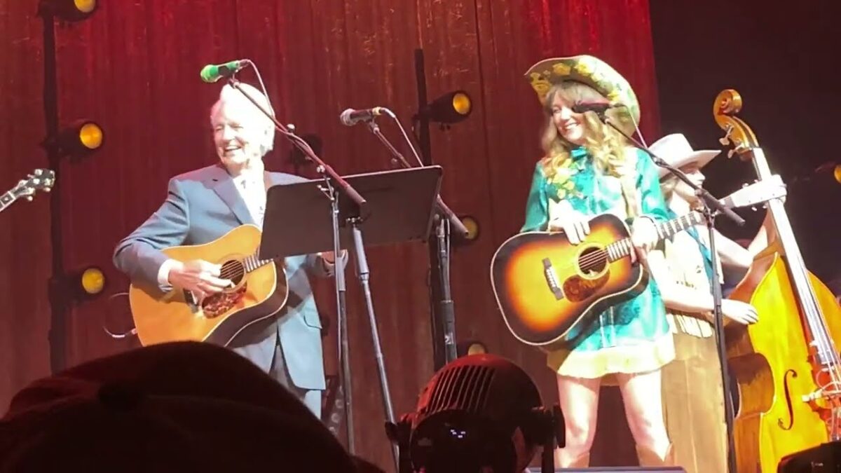 Molly Tuttle, with Del and Ronnie McCoury - She's Heavenly, live at the Ryman, 13 Sept 2024
