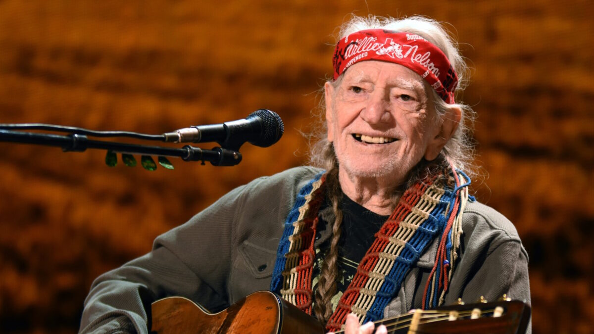 Texas Man Turns To Florida: Willie Nelson Confirms February 2025 Tour Dates