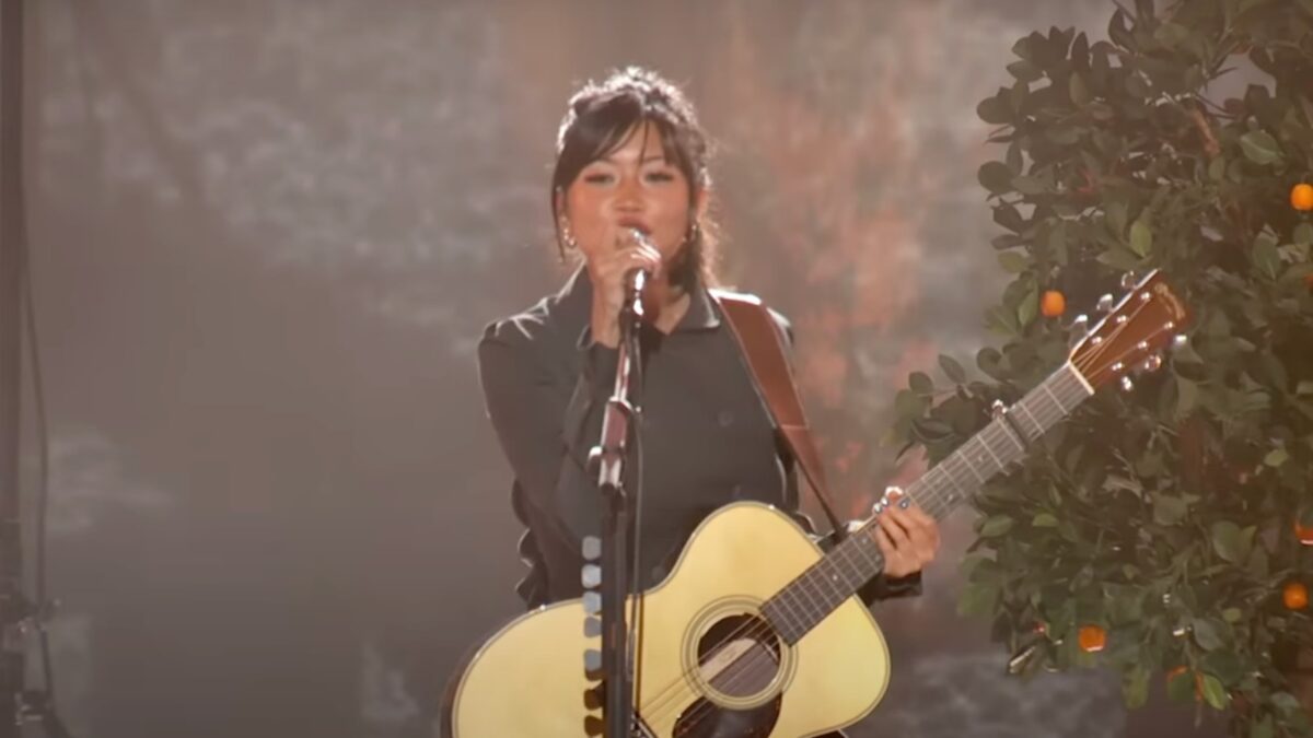 beabadoobee Brings 'Beaches' To Hollywood For 'Jimmy Kimmel Live' Performance