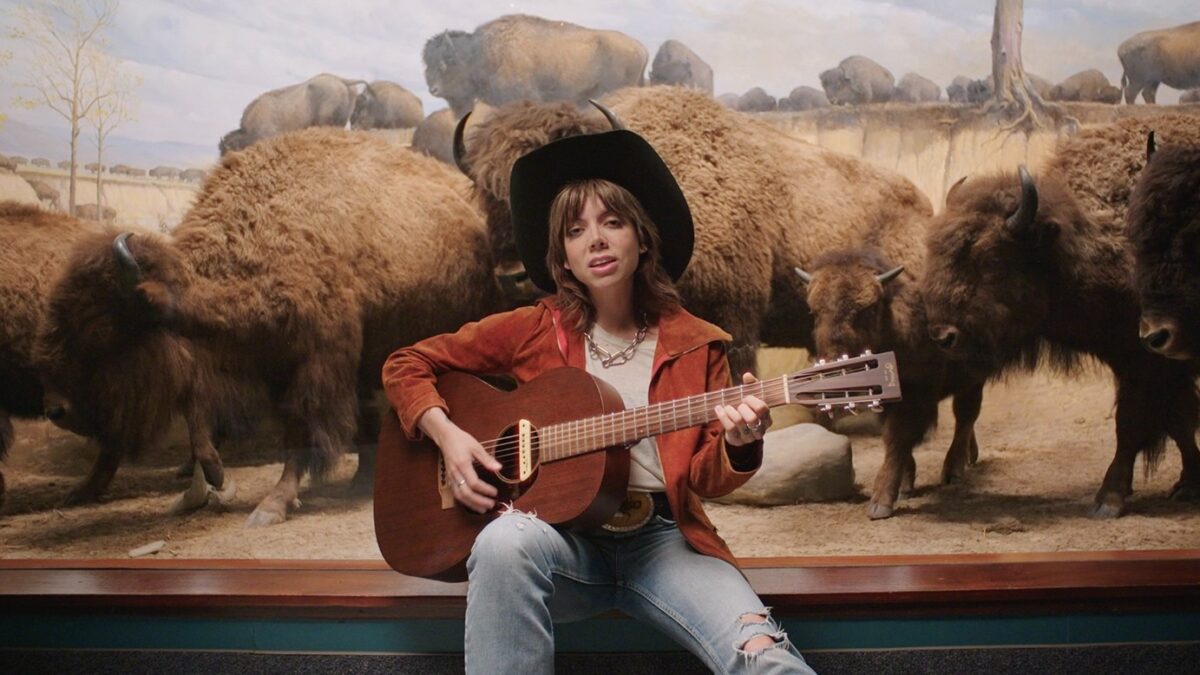Hurray For The Riff Raff Lets Enchanting ‘Buffalo’ Roam On ‘Kelly Clarkson Show’