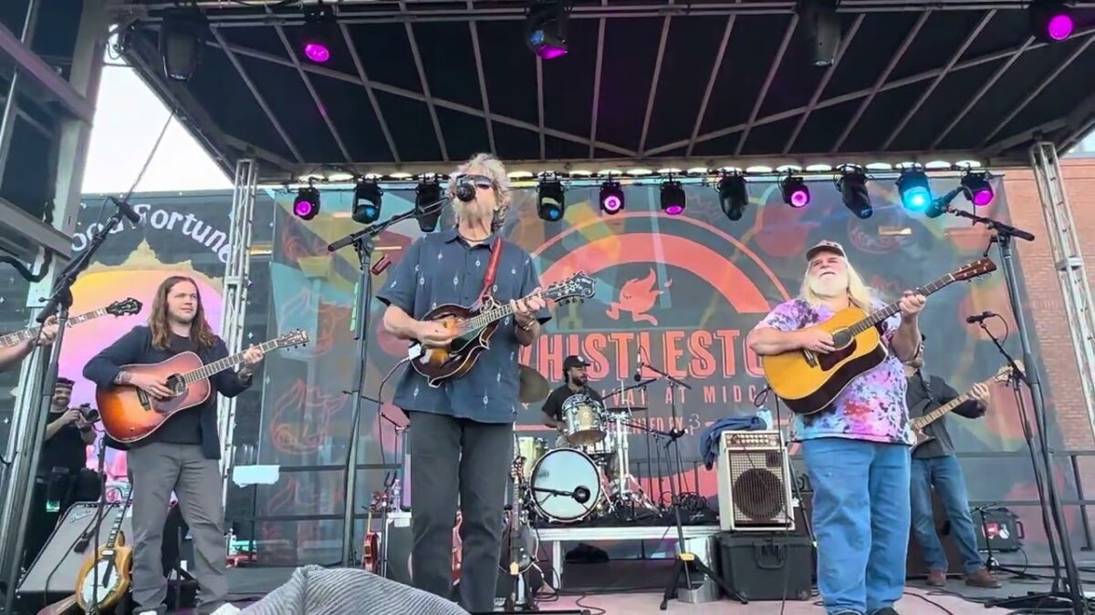Leftover Salmon w/ Billy Strings - New Country Blues (Whistlestop Fest, Huntsville, AL 10/19/24)