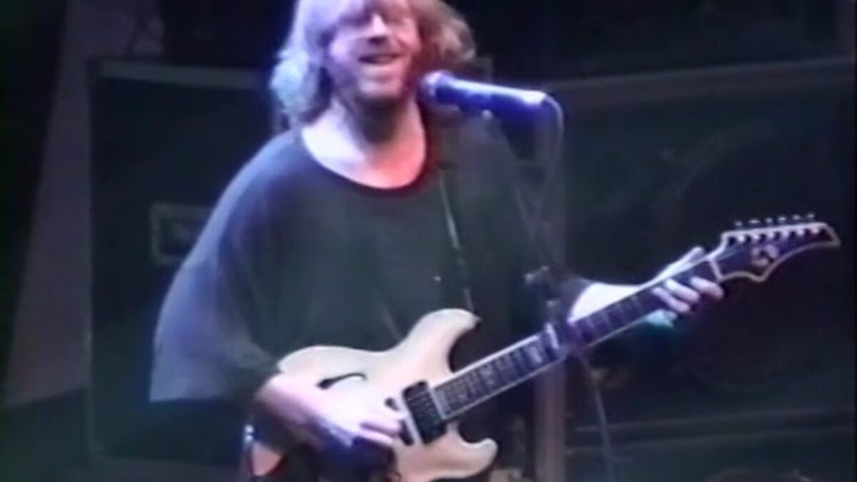 Phish - 10/31/94 - Glens Falls Civic Center, Glens Falls, NY [Full Show] (Original Aspect Ratio)