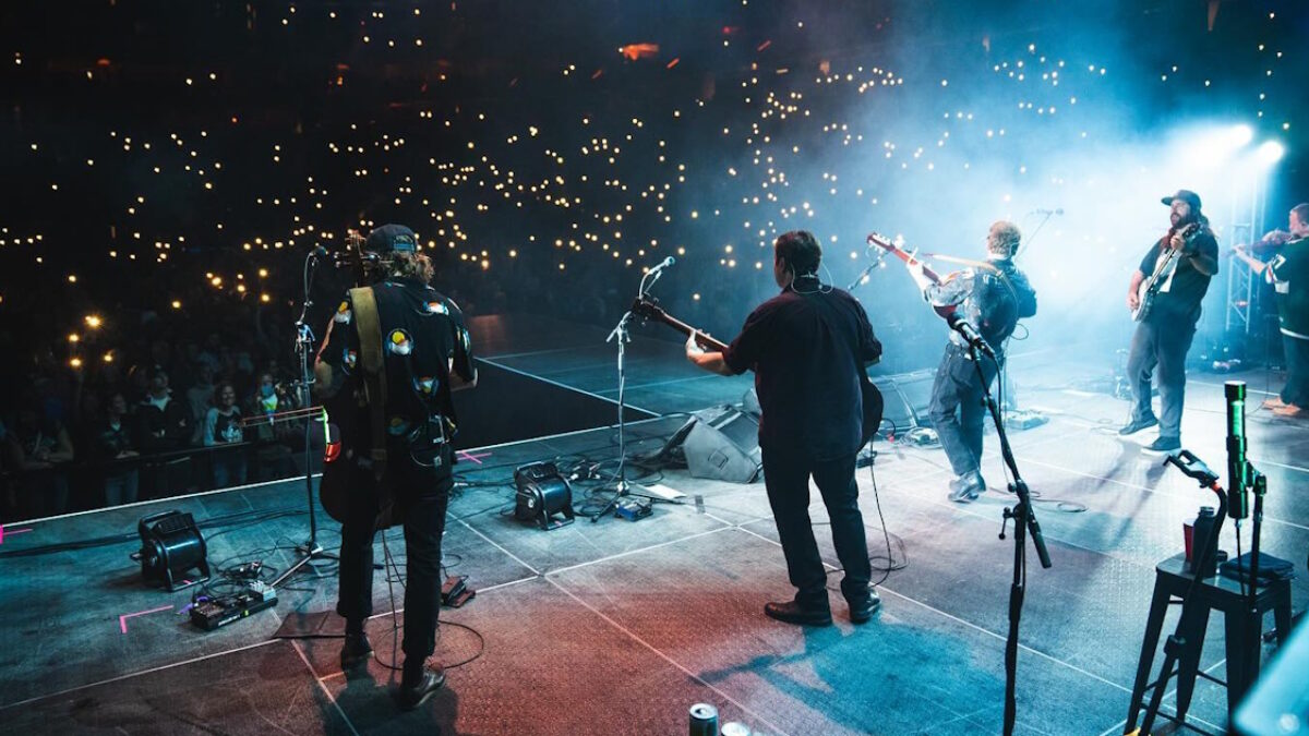 Trampled By Turtles Offer Rare ‘Cold Rain And Snow’ Cover In St. Paul