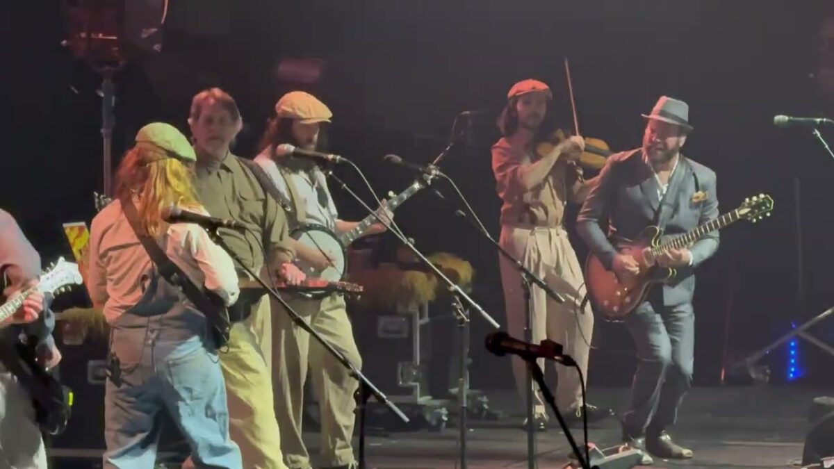 Billy Strings Halloween " Take the Money And Run" CFG Bank Arena, Baltimore, MD 10.31.24