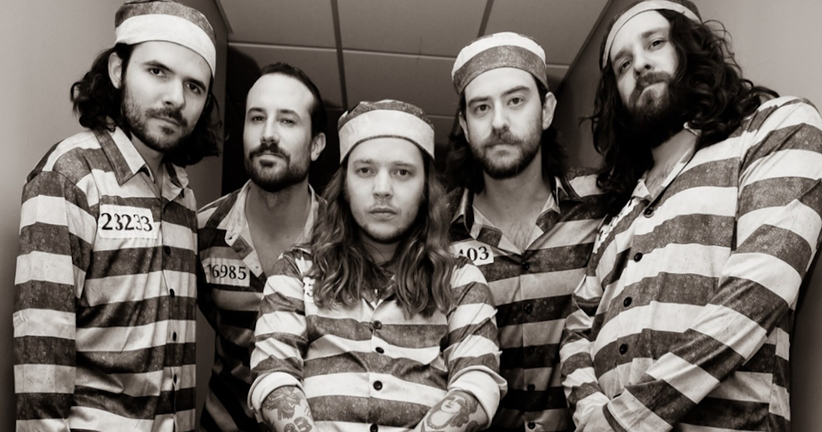 Billy Strings Stages ‘O Billy, Where Art Thou?’ Halloween Show With T