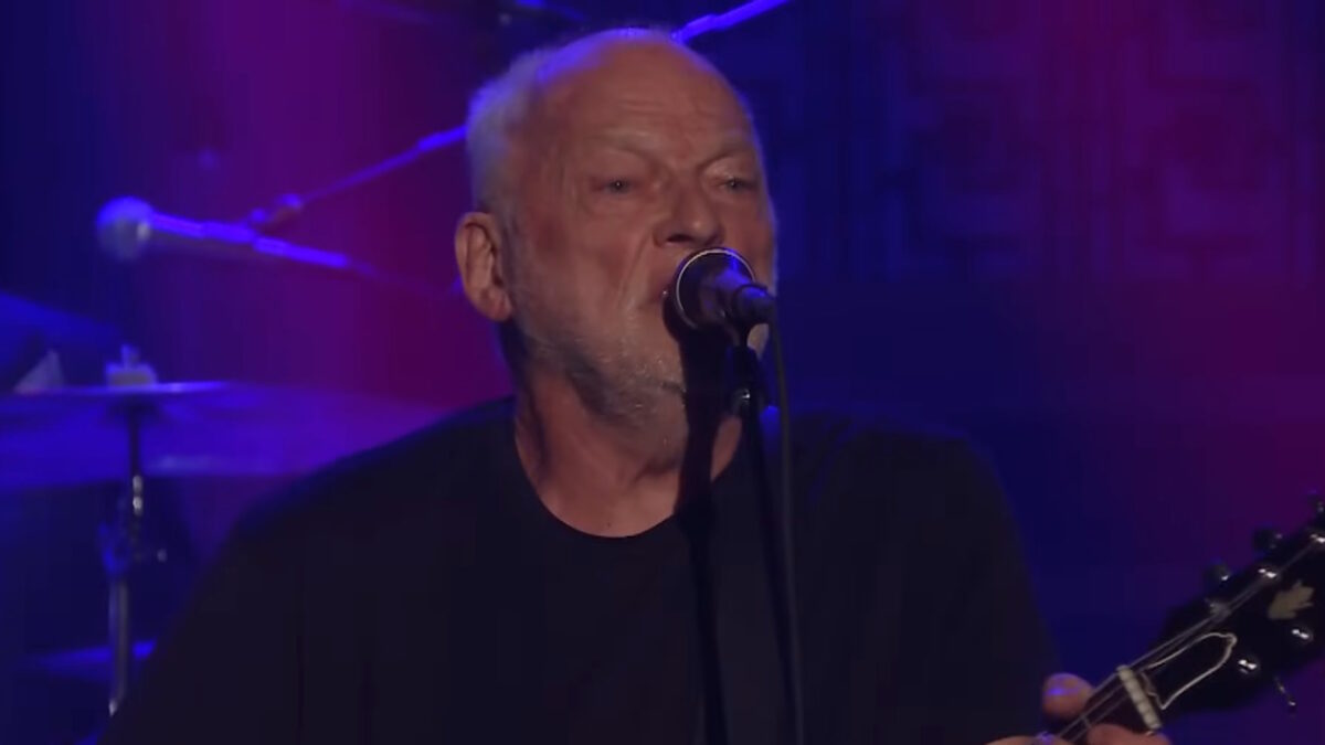 David Gilmour Performs With The Roots & Debunks 'Dark Side'/'Wizard Of Oz' Rumors On 'Fallon'