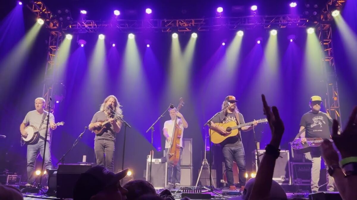 "Broken Arrow" [Enhanced Audio] - Greensky Bluegrass - 11/15/2024 - Granada Theater - Dallas, TX