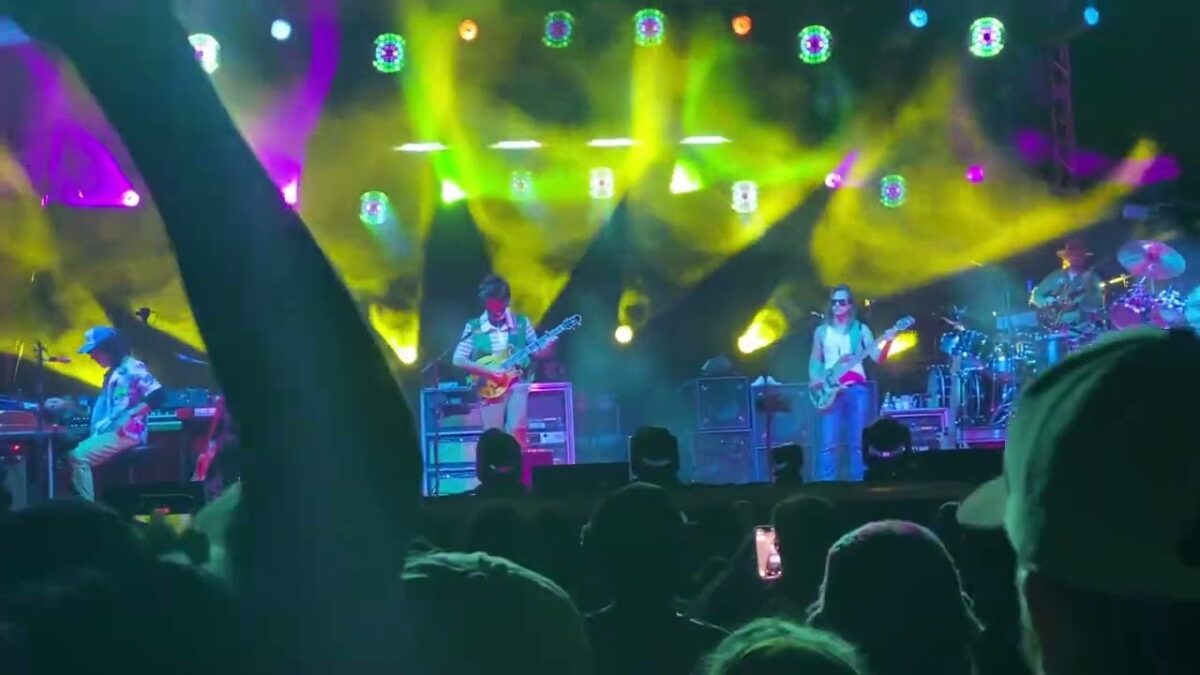 Goose ~ Everybody Wants To Rule The World ~ 10/31/24 St. Petersburg, FL