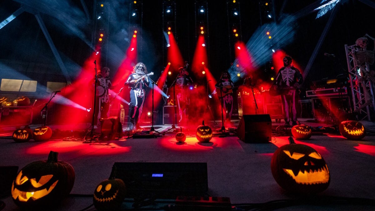 Greensky Bluegrass Debuts Randy Travis & Robbie Robertson Covers At Charleston Halloween Show