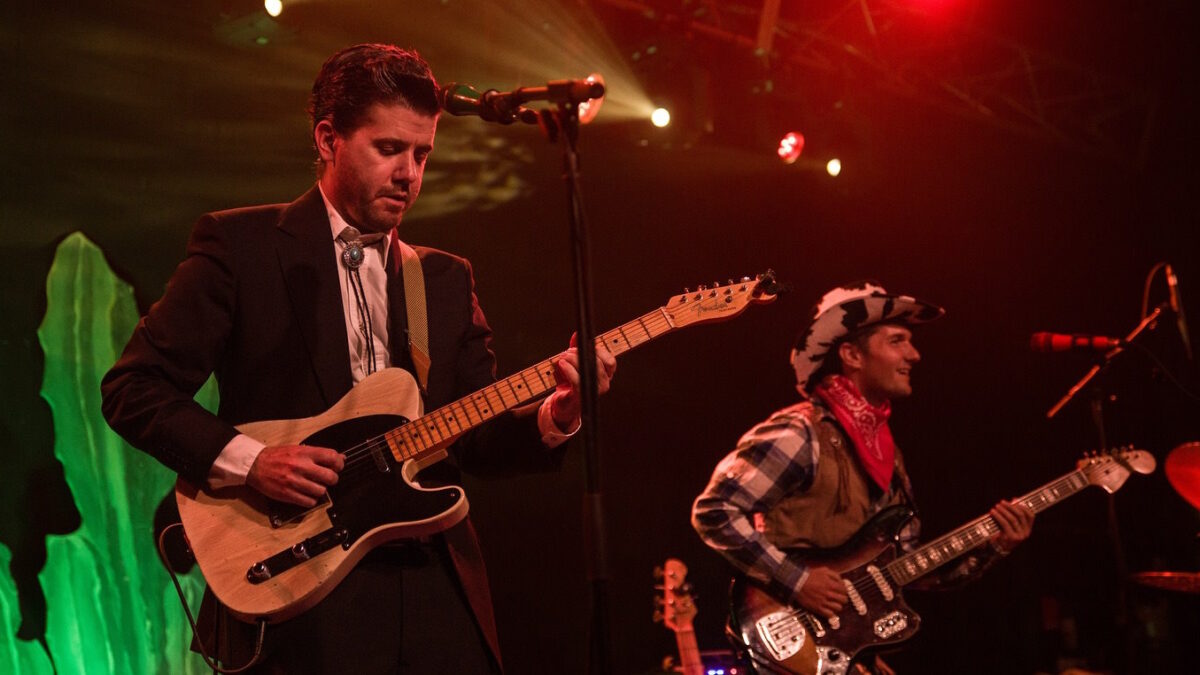 The Neighbor Rodeo: Scott Metzger Guests At Western-Themed Halloween Concert