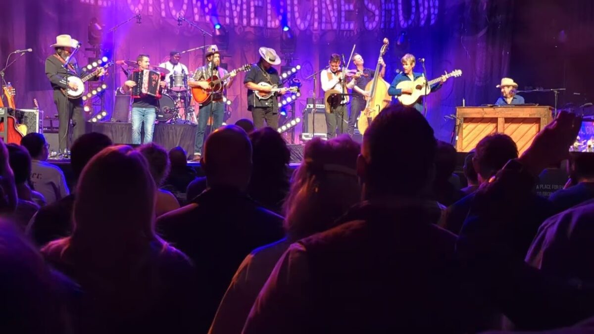 old crow medicine show at the pageant on 11.20.24 in st. Louis, mo