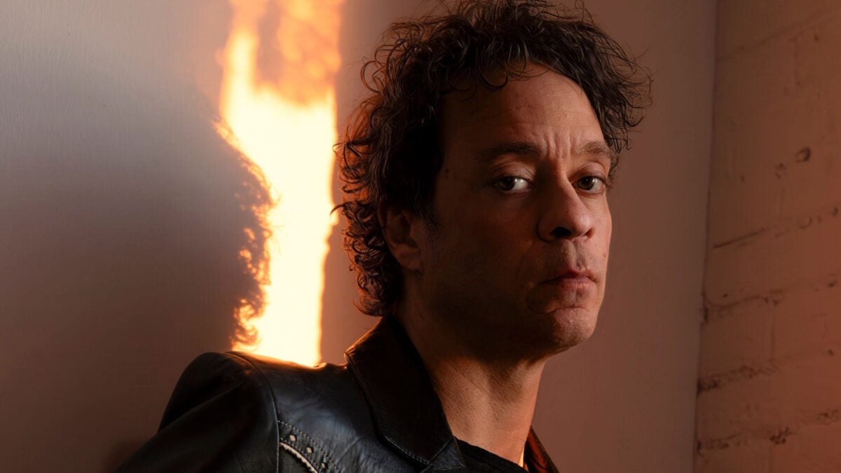 Amos Lee Outlines 2025 Transmissions Spring Tour