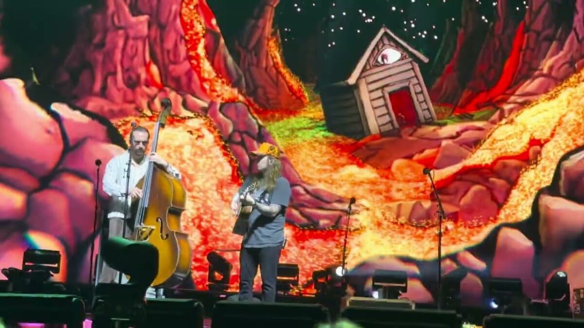 Billy Strings Turmoil & Tinfoil 12/14/24 Austin, TX