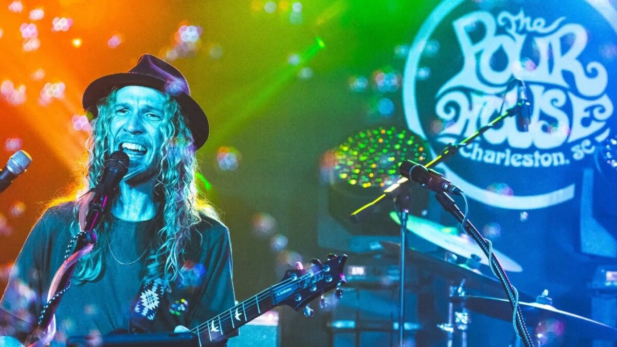 Watch Dizgo Bring Phish's 'Stash' To A Boil In Charleston