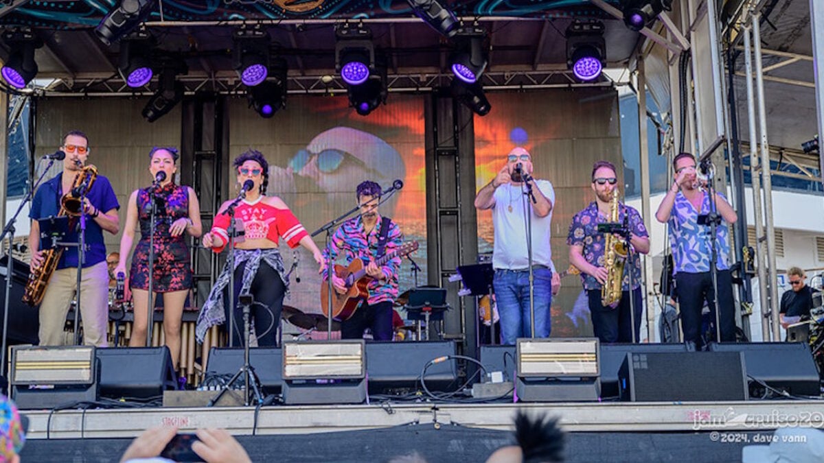 Watch Lebo’s All-Star Yacht Rock Band ‘Ride Like The Wind’ Aboard Jam Cruise 20