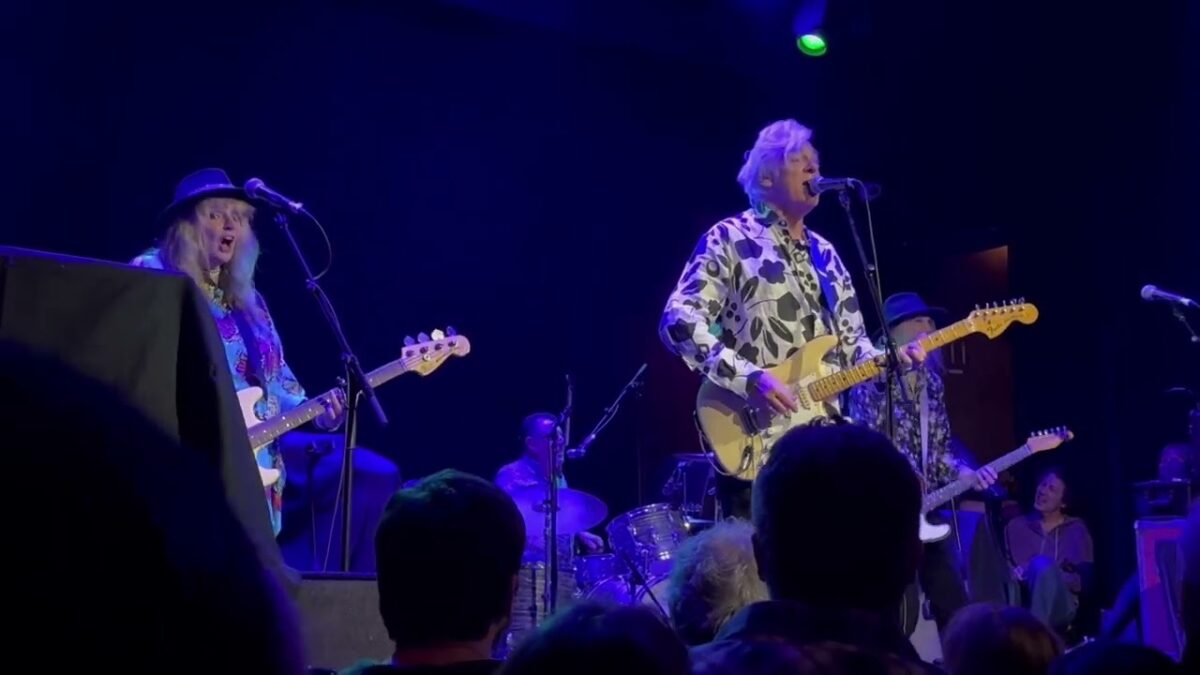 Robyn Hitchcock / The Soft Boys - 2024-12-28 - Bowery Ballroom, New York, NY