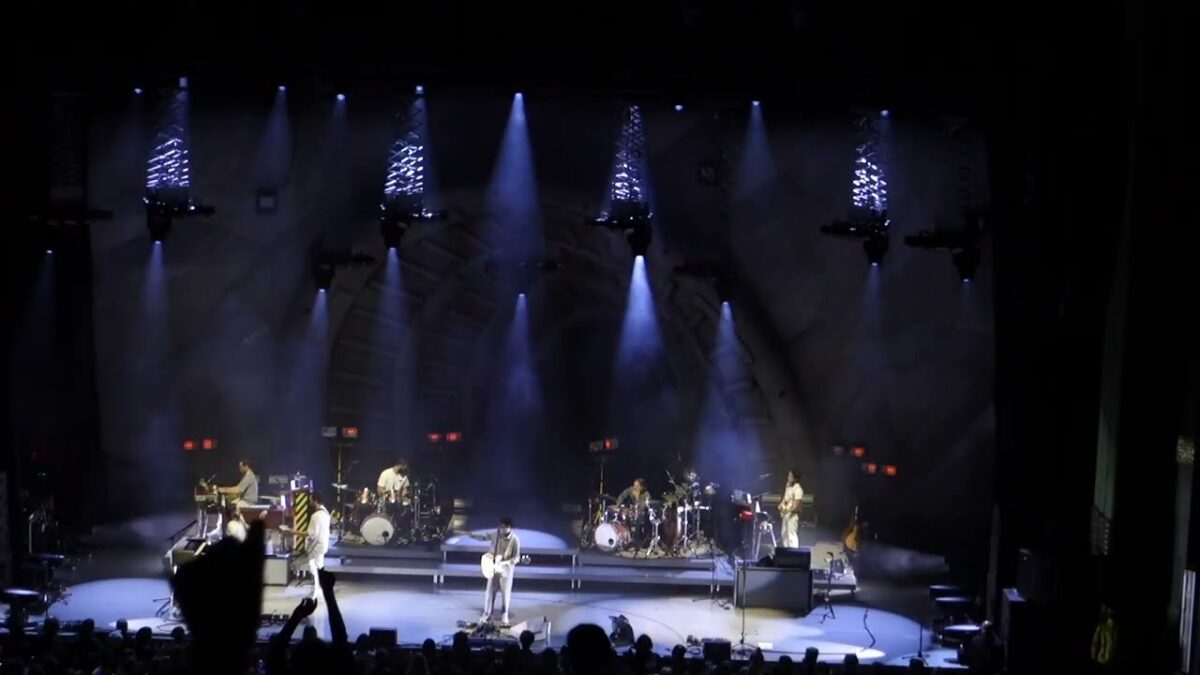 Vampire Weekend - covers, Eventim Apollo London, 2024-12-05