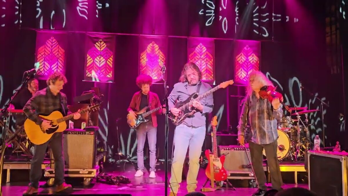 Railroad Earth feat. Scott Law - How Sweet It Is (To Be Loved By You) - Portland, OR 1/26/25