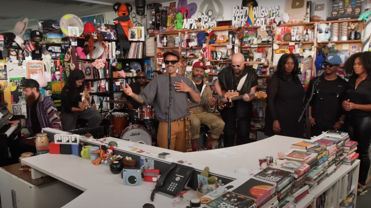Watch Bilal's Soulful 'Tiny Desk Concert' Solo Debut