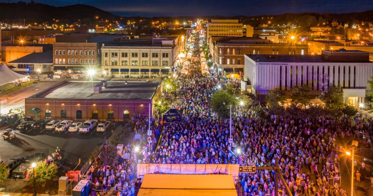 Bristol Roots & Rhythm crowd