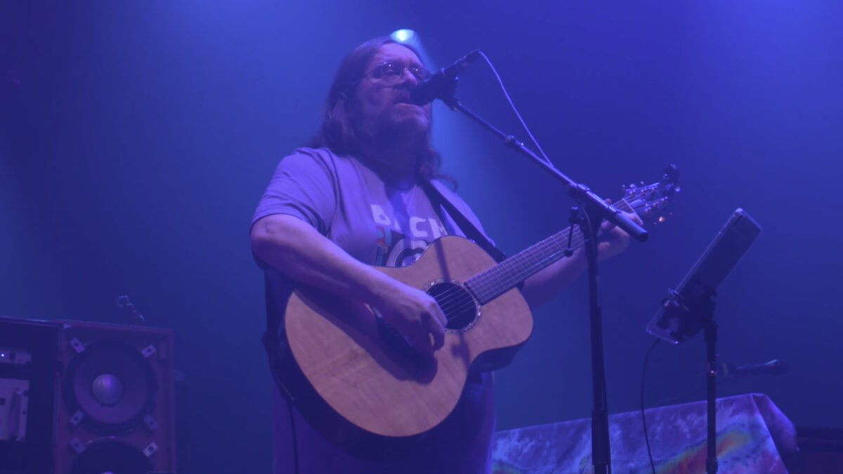Dark Star Orchestra Goes Acoustic To Start New Year’s Eve Concert At The Cap