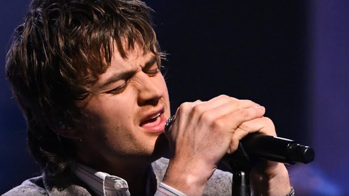 Watch ‘Stranger Things’ Star Joe Keery Perform As Djo On ‘Fallon’