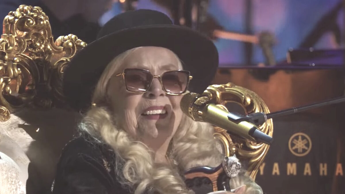 Watch Joni Mitchell’s Captivating ‘Both Sides Now’ Performance At FireAid