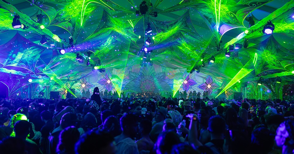 Beyond Wonderland Chicago crowd