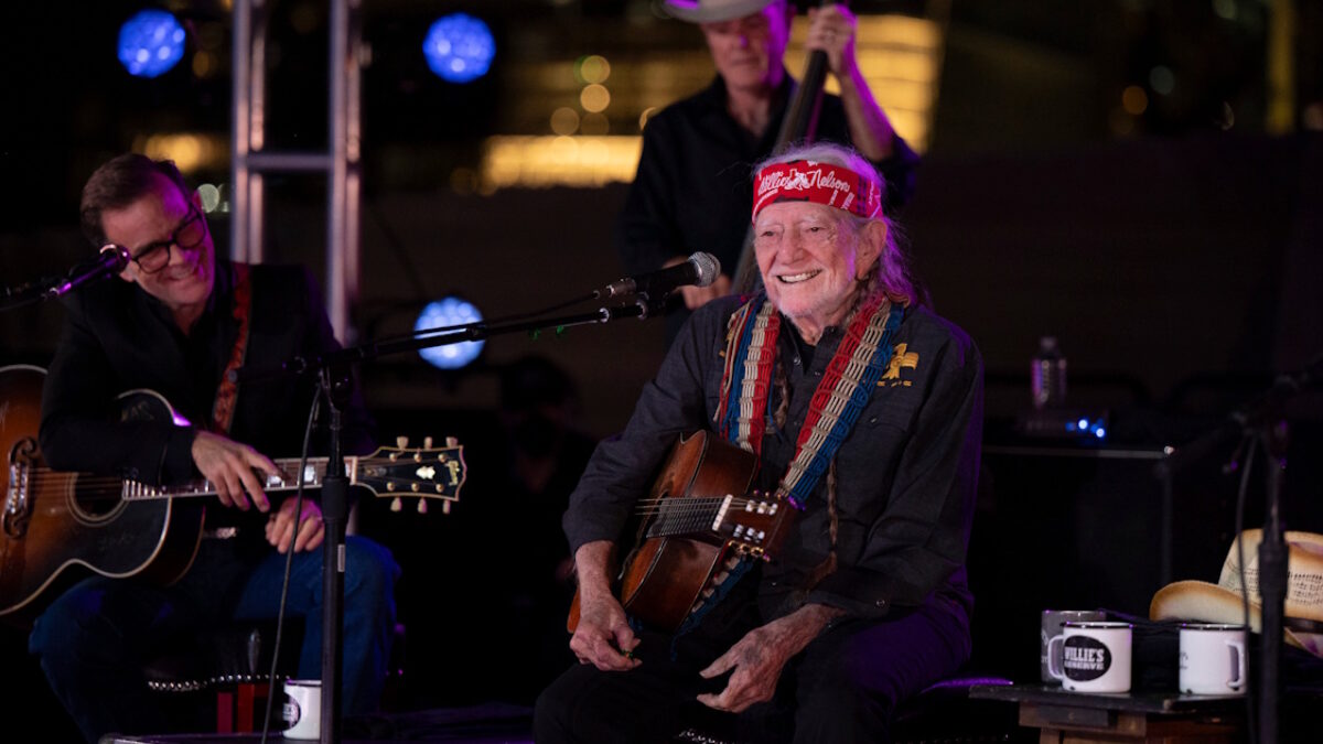 Watch Willie Nelson Perform ‘Angel Flying Too Close To The Ground’ For 19th ‘ACL’ Appearance