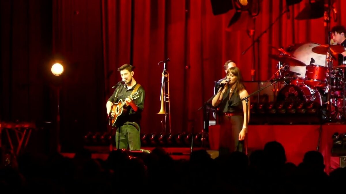 Mumford & Sons Concert Blood on the Page w/ Madison Cunningham Live LA CA USA March 20, 2025