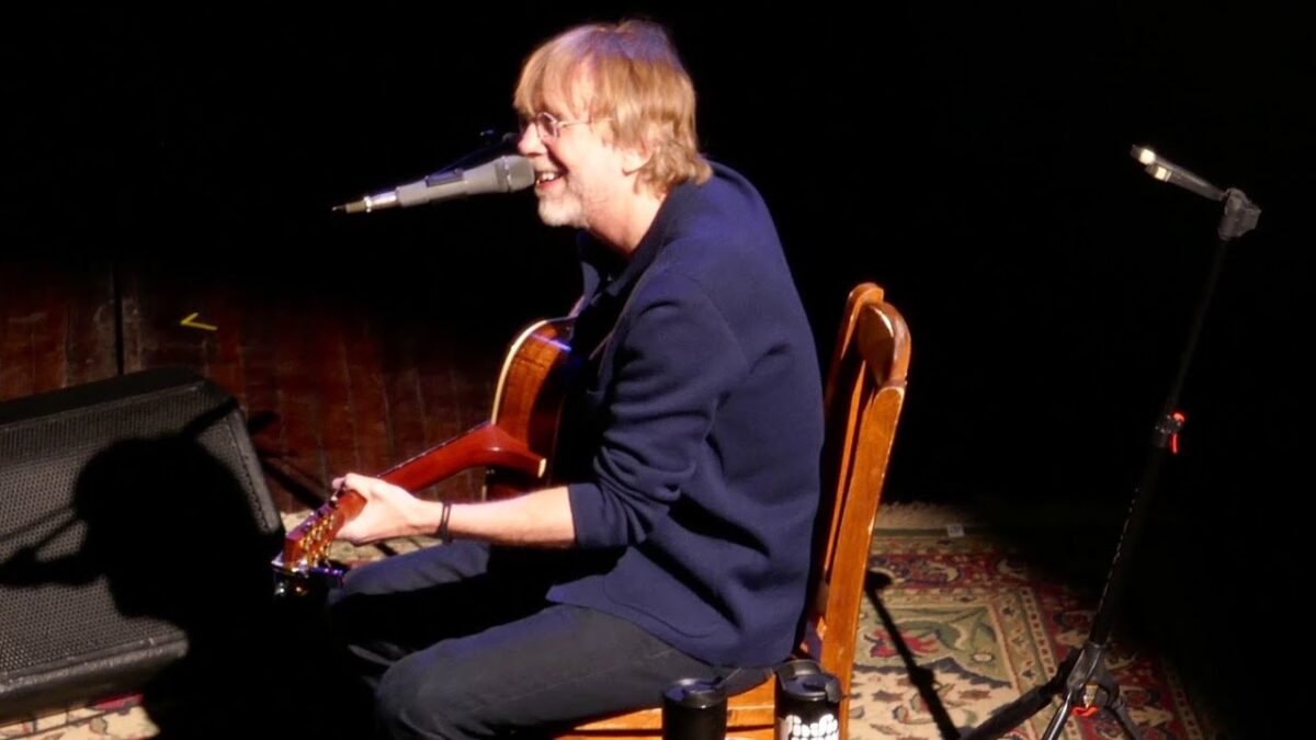 Trey Anastasio - I Got You Babe [Sonny & Cher cover] - 3/8/25 - Springfield, MA