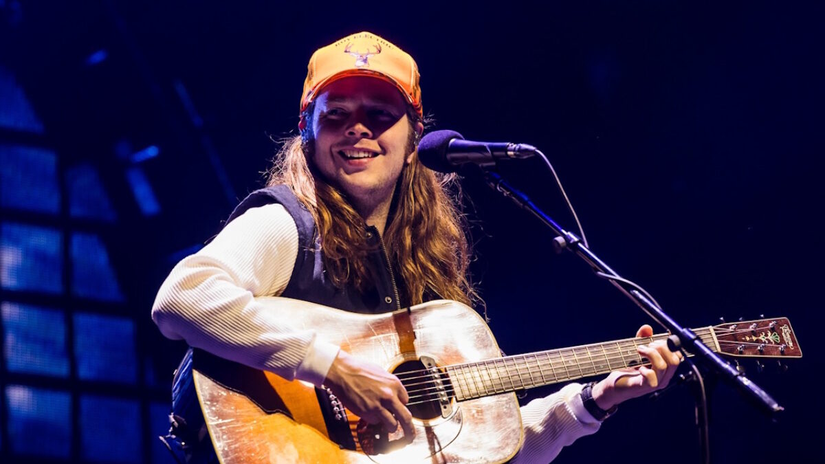 Billy Strings Reschedules April Tour Dates After Breaking Leg In Backstage Skateboarding Accident