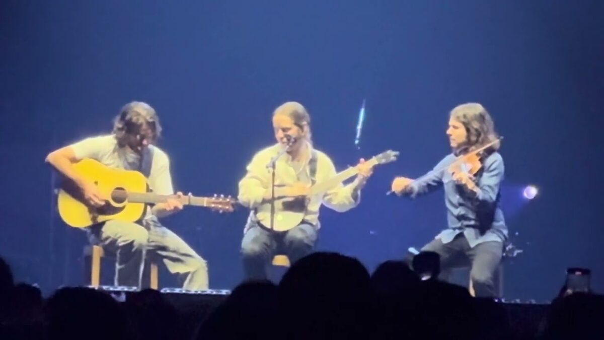 Billy Strings “Frosty Morn” Enmarket Arena Savannah 4/12/25