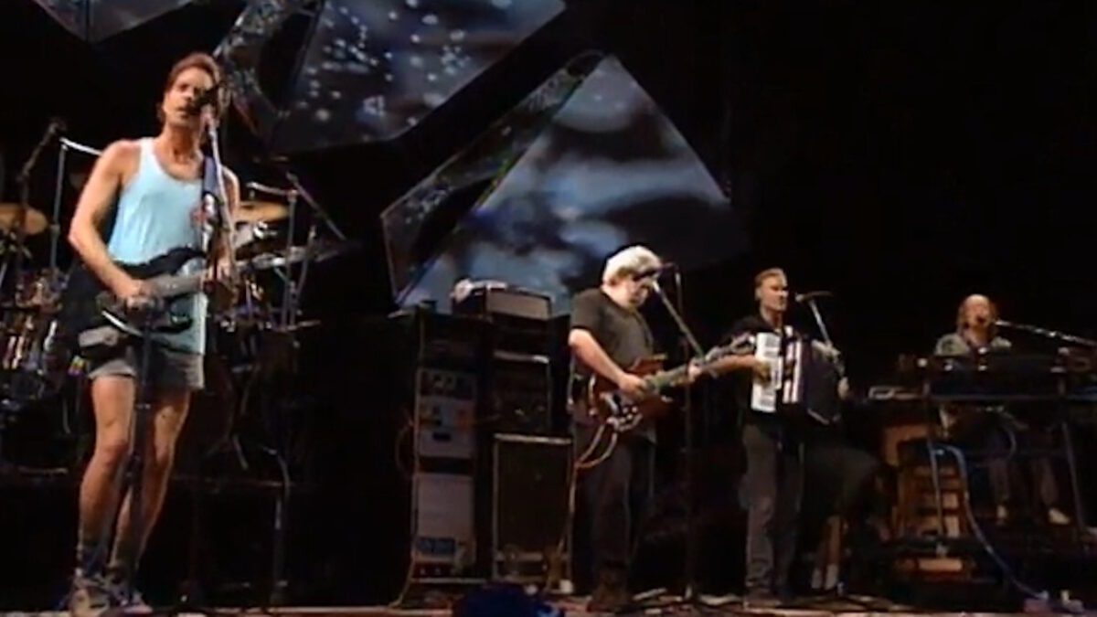 Revisit A Summer ‘93 Staple: Grateful Dead Play ‘Corinna’ With Bruce Hornsby At RFK Stadium