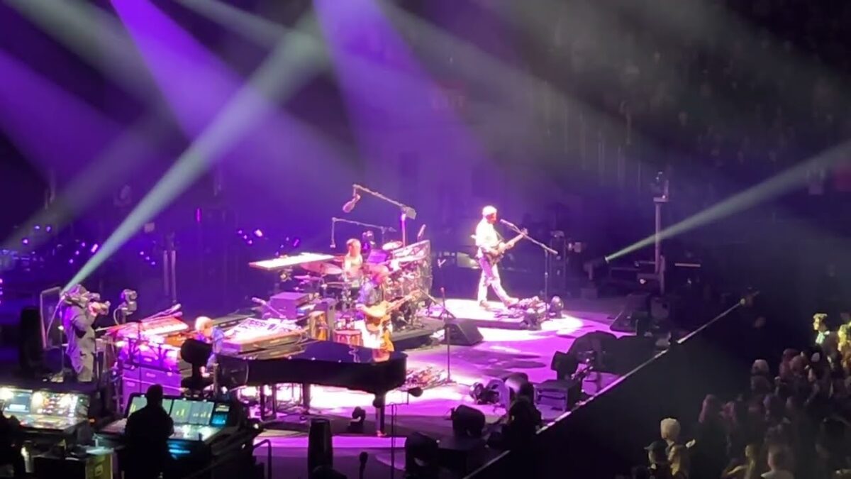 Phish - Light / Chalk Dust Torture - 04/19/25 - Climate Pledge Arena, Seattle, WA