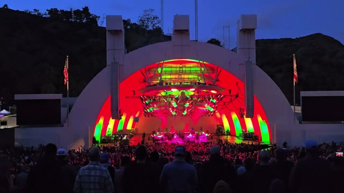 "Martian Monster ✓Birds of a Feather", Phish, Hollywood Bowl, 4-26-2025