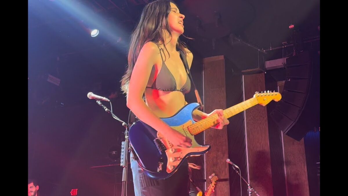 HAIM "Blood In The Streets" (live debut) w/ Addison Rae, The Bellwether, Los Angeles, CA 4.23.25
